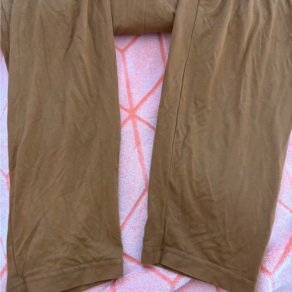 Free Label Reese Sweats - Picture 5 of 6